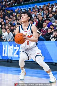 媒体人:广东这赛季打谁都有五五开的感觉 不到最后难分胜负