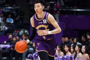 及时调整！廖三宁上半场4中0&下半场6中4 全场8分4板9助2断1帽